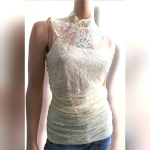 Beautiful top lace large